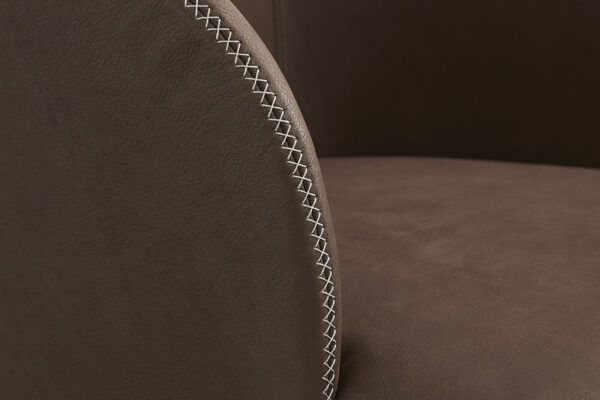 img031_Paris_Chair_Nabuk_XStitching_Detail