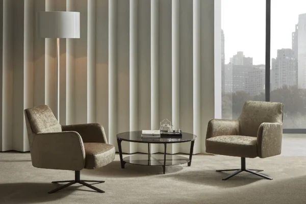 img034_Clipper_Low_Armchair_Swivel_Base