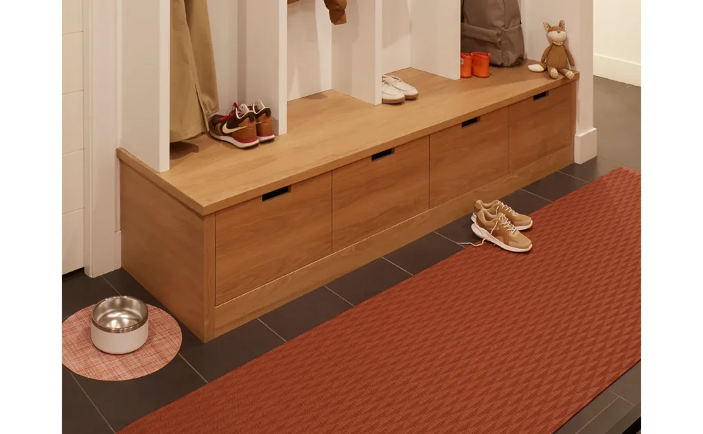 floor_arrow_paprika-horiz_shoes
