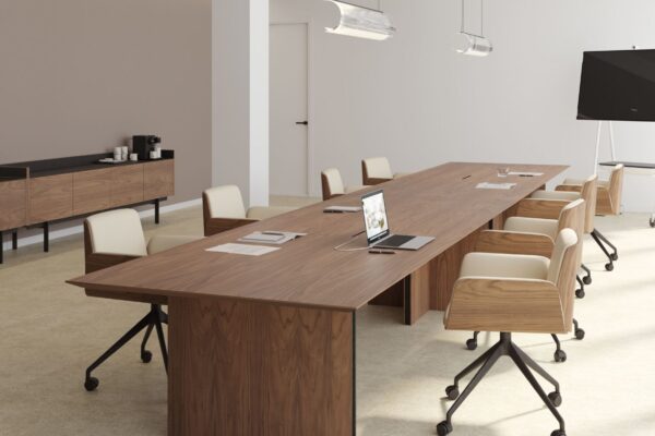 Punt-Stockholm-Mario-Ruiz-Table-Contract-12