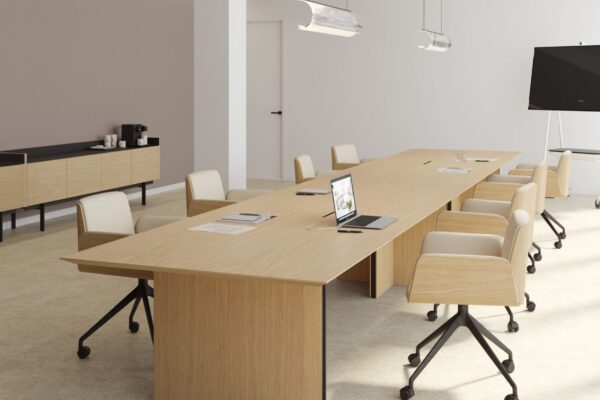 Punt-Stockholm-Mario-Ruiz-Table-Contract-15